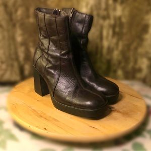 Vintage 90’s Brown Platform Boots